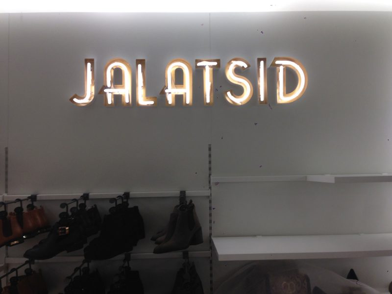 Jalatsid-neon